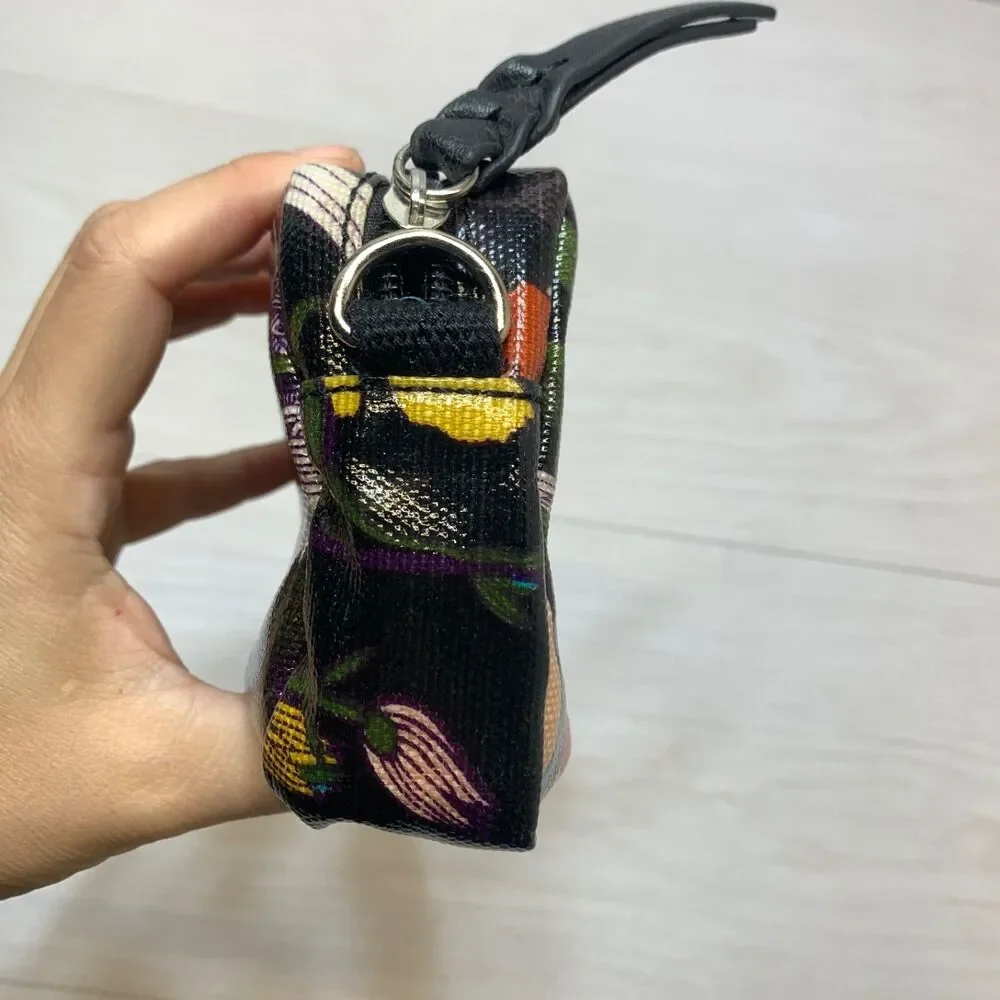 SAKROOTS Travel Cosmetic Bag‎ Make-up zipper Black River Peace Coated Canvas